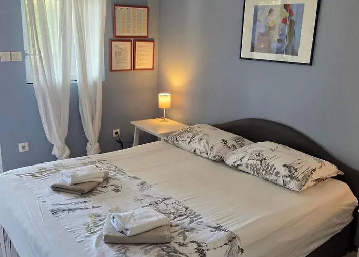 Apartment Fuer Zwei Personen By Interhome Trogir